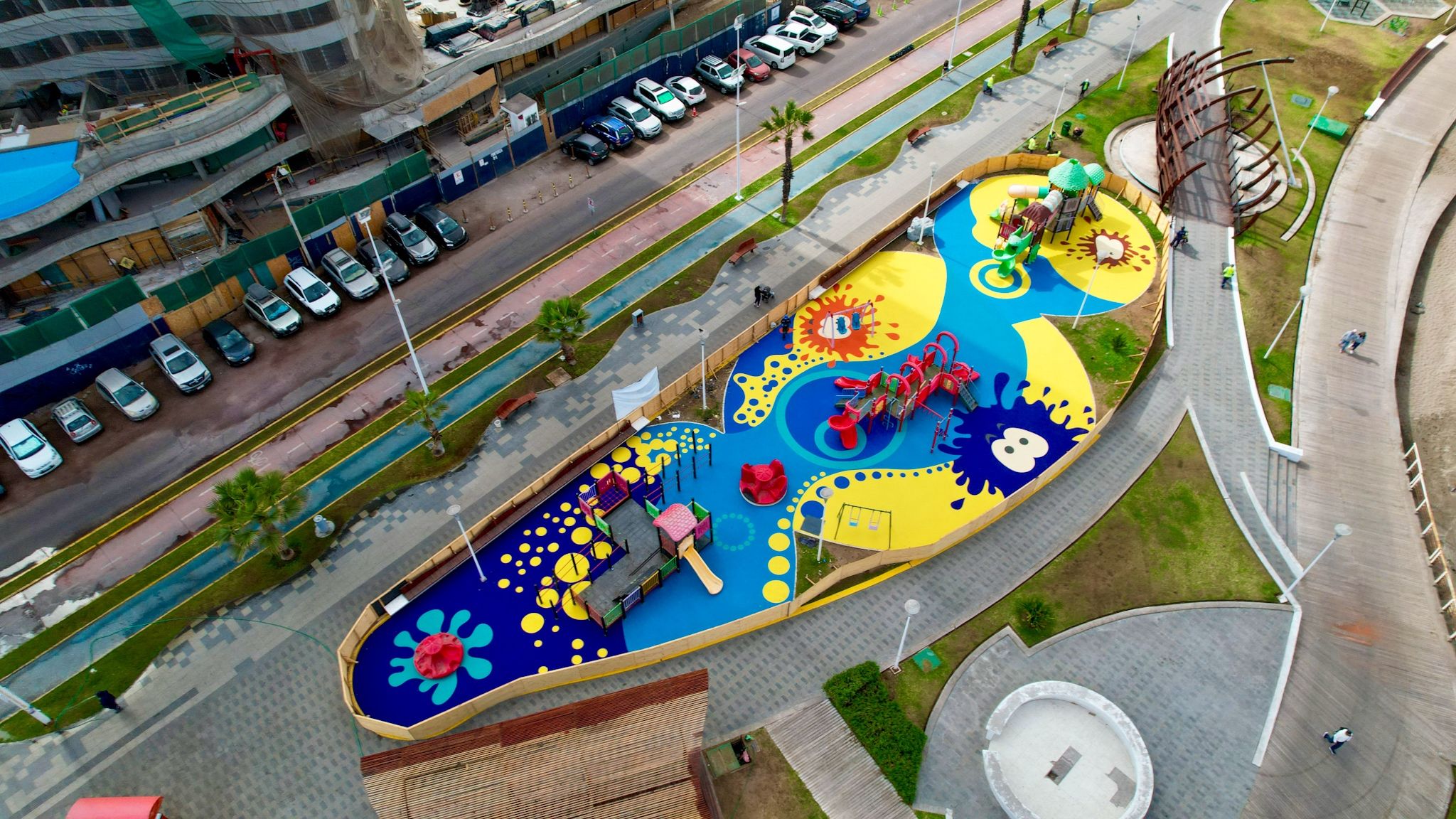 New Softfall Surface Being Installed Along the Coastline of Iquique - Image 1